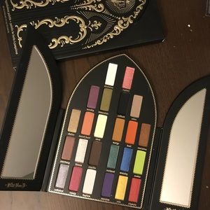 🌟HostPick🌟 BNIB Kat Von D Saint Sinner palette